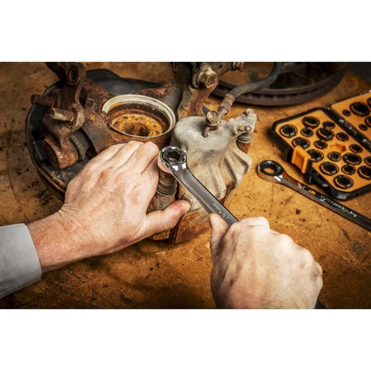 GearWrench 86193 Bolt Biter Wrench Insert Extraction Set with Storage Case (30 Piece Set) - Image 9