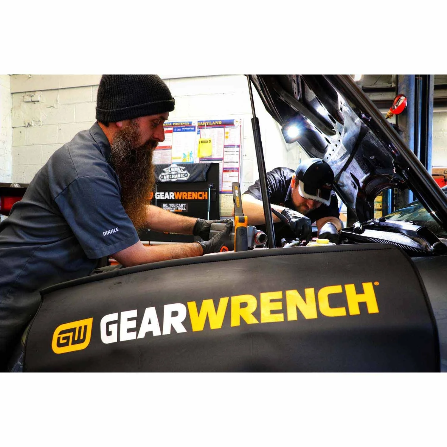 Gearwrench 86991 Magnetic Fender Cover for Vehicle Protection - Image 3